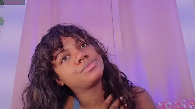 Daphnewalker   online show from 05/18/26, 11:37