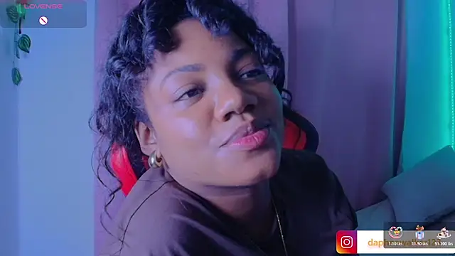 Snapshot of Daphnewalker__ chatting on 02/28/26, 01:05 Daphnewalker online show from 02/28/26, 01:05