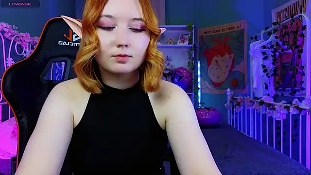 Snapshot of MizukiNoYoru chatting on 02/22/25, 12:05 MizukiNoYoru online show from 02/22/25, 12:05