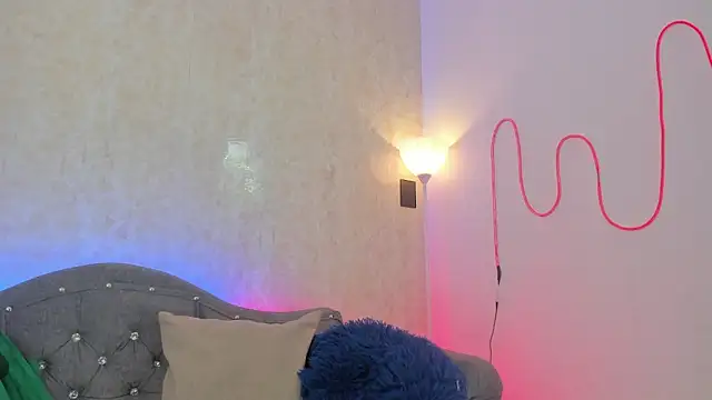 AntoniSantoss online show from 10/28/25, 07:24