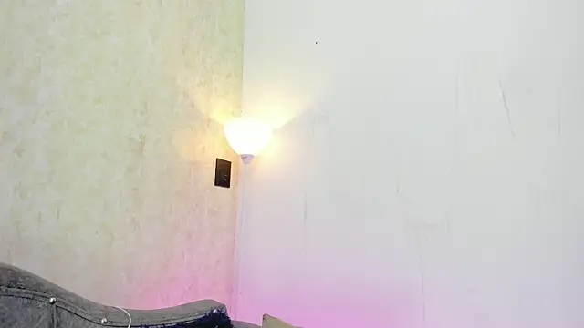 Snapshot of AntoniSantoss chatting on 06/11/26, 12:32 AntoniSantoss online show from 06/11/26, 12:32