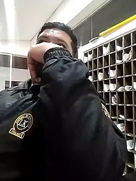 Snapshot of oscarshow24 chatting on 02/27/25, 02:14 oscarshow24 online show from 02/27/25, 02:14