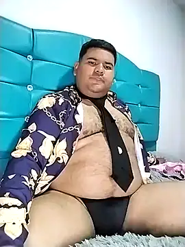 Snapshot of oscarshow24 chatting on 02/22/25, 11:35 oscarshow24 online show from 02/22/25, 11:35