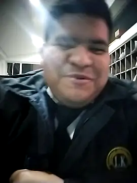 Snapshot of oscarshow24 chatting on 09/30/25, 06:19 oscarshow24 online show from 09/30/25, 06:19