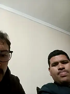 Snapshot of oscarshow24 chatting on 12/14/25, 02:29 oscarshow24 online show from 12/14/25, 02:29