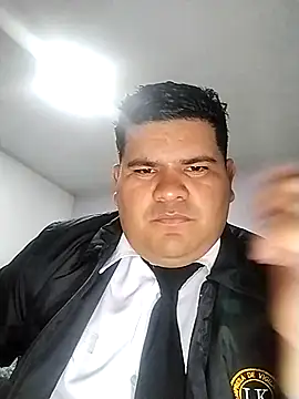 Snapshot of oscarshow24 chatting on 03/01/25, 11:37 oscarshow24 online show from 03/01/25, 11:37