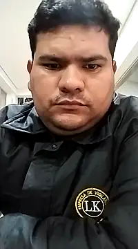 Snapshot of oscarshow24 chatting on 03/11/25, 04:41 oscarshow24 online show from 03/11/25, 04:41