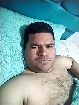 Snapshot of oscarshow24 chatting on 09/20/25, 03:50 oscarshow24 online show from 09/20/25, 03:50