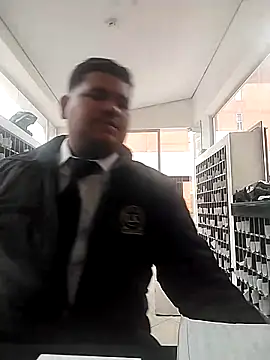 Snapshot of oscarshow24 chatting on 02/23/25, 09:48 oscarshow24 online show from 02/23/25, 09:48