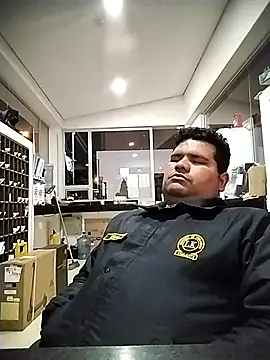 Snapshot of oscarshow24 chatting on 11/13/25, 06:50 oscarshow24 online show from 11/13/25, 06:50