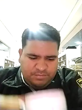 Snapshot of oscarshow24 chatting on 02/26/25, 09:22 oscarshow24 online show from 02/26/25, 09:22