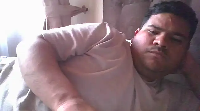 Snapshot of oscarshow24 chatting on 03/22/25, 05:39 oscarshow24 online show from 03/22/25, 05:39