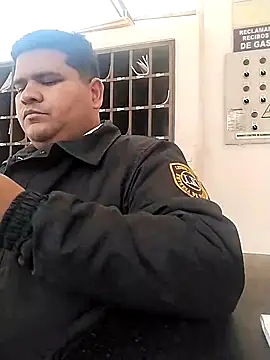 Snapshot of oscarshow24 chatting on 03/02/25, 05:09 oscarshow24 online show from 03/02/25, 05:09