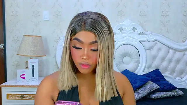 TianahGlow online show from 11/27/25, 08:31