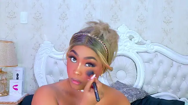 TianahGlow online show from 11/14/25, 09:18