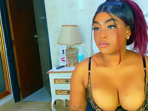 TianahGlow online show from 03/05/26, 07:43