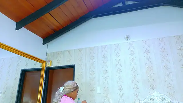 TianahGlow online show from 02/17/26, 08:06