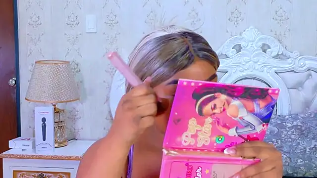 TianahGlow online show from 11/12/25, 08:23