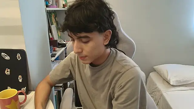 salvatore montt online show from 10/17/25, 09:16