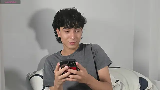 salvatore montt online show from 02/11/25, 01:41