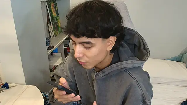 salvatore montt online show from 10/17/25, 07:11