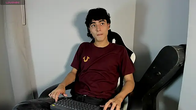 salvatore montt online show from 02/15/25, 03:42