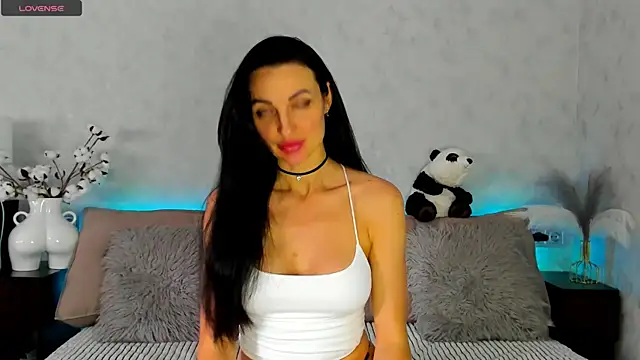 Snapshot of Tina_Mart chatting on 06/28/26, 10:32 Tina Mart online show from 06/28/26, 10:32