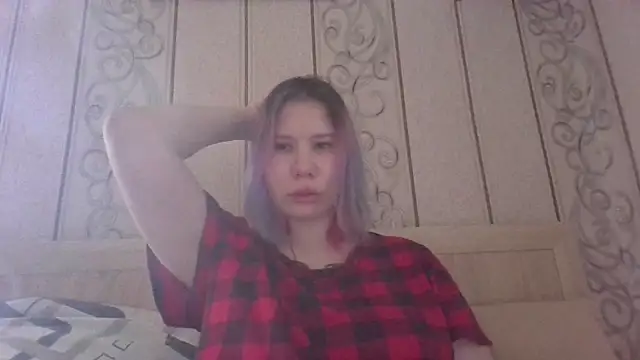 Little kitsune1707 online show from 09/25/25, 10:10