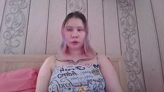 Little kitsune1707 online show from 10/02/25, 07:23