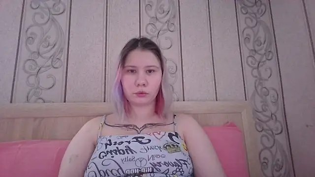 Little kitsune1707 online show from 10/01/25, 08:52