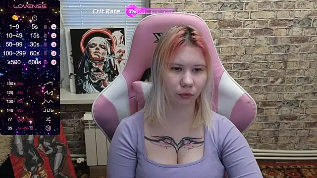 Little kitsune1707 online show from 11/26/25, 07:19