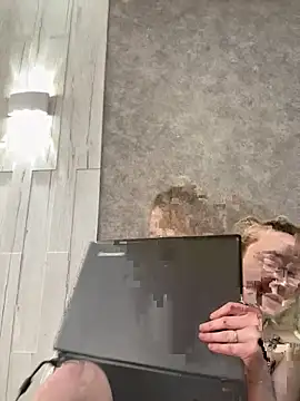 Leya Flores online show from 02/19/25, 09:28