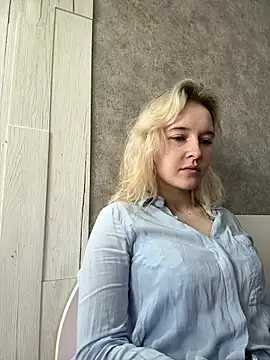 Leya Flores online show from 02/18/25, 10:27