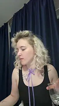 Leya Flores online show from 02/14/25, 05:03