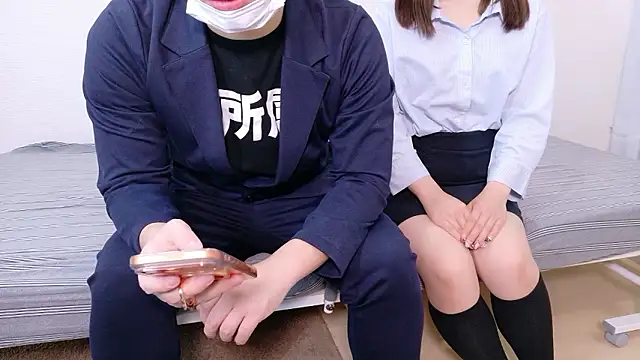 Snapshot of YARASERO-kun chatting on 01/18/26, 11:35 YARASERO-kun online show from 01/18/26, 11:35