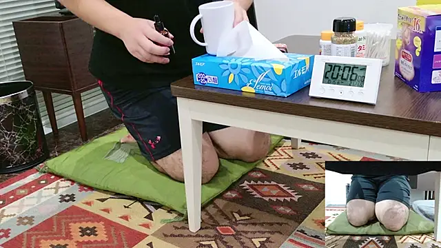 Snapshot of YARASERO-kun chatting on 10/15/25, 11:07 YARASERO-kun online show from 10/15/25, 11:07