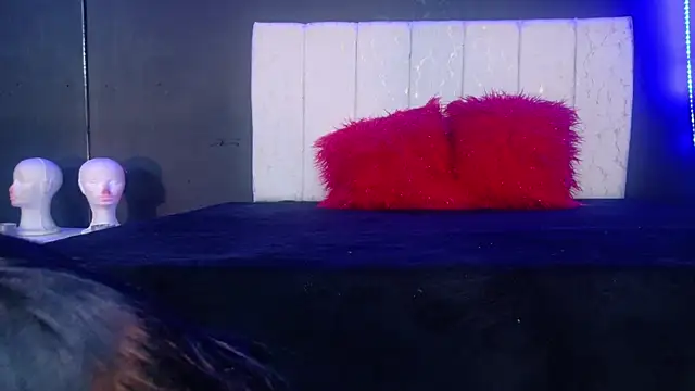 MariamLaraa online show from 10/01/25, 02:54