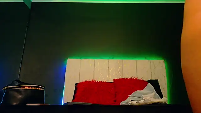 MariamLaraa online show from 10/22/25, 02:55