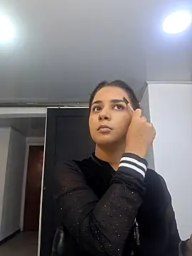 MariamLaraa online show from 10/26/25, 12:44