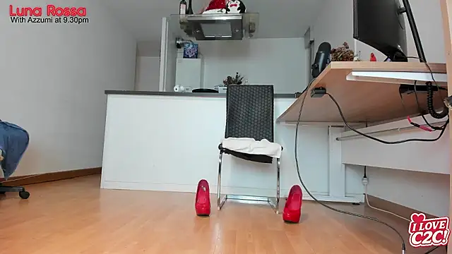 LunaRossaCam online show from 02/09/26, 07:01