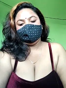 Snapshot of rani130 chatting on 11/11/25, 01:11 rani130 online show from 11/11/25, 01:11