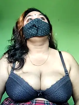 Snapshot of rani130 chatting on 01/19/26, 01:42 rani130 online show from 01/19/26, 01:42