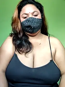 Snapshot of rani130 chatting on 02/18/26, 01:47 rani130 online show from 02/18/26, 01:47