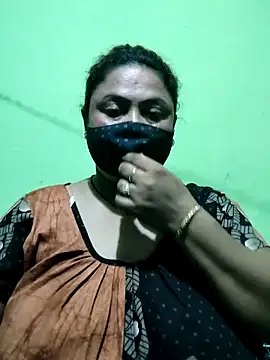 Snapshot of rani130 chatting on 10/26/25, 02:28 rani130 online show from 10/26/25, 02:28