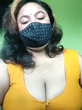 Snapshot of rani130 chatting on 11/18/25, 01:21 rani130 online show from 11/18/25, 01:21