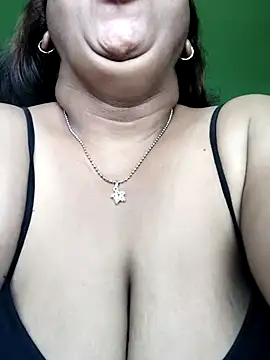 Snapshot of rani130 chatting on 11/01/25, 01:34 rani130 online show from 11/01/25, 01:34