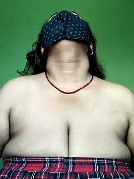 Snapshot of rani130 chatting on 12/18/25, 01:55 rani130 online show from 12/18/25, 01:55