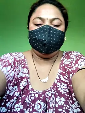 Snapshot of rani130 chatting on 10/24/25, 12:53 rani130 online show from 10/24/25, 12:53