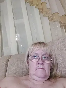 Snapshot of Violet5364 chatting on 12/02/25, 08:32 Violet5364 online show from 12/02/25, 08:32