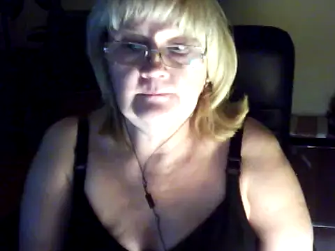 Snapshot of Violet5364 chatting on 11/08/25, 07:50 Violet5364 online show from 11/08/25, 07:50